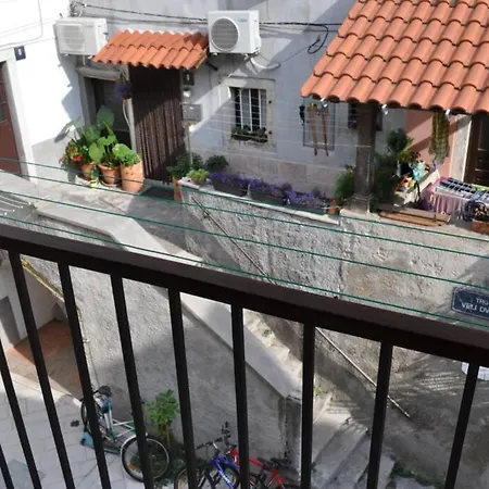 Apartment Veli Dvor Cres Exterior photo