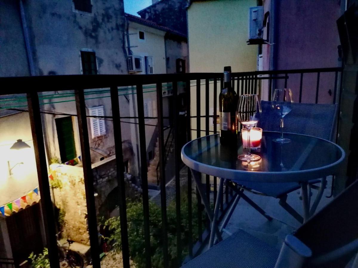 Veli Dvor Apartment *